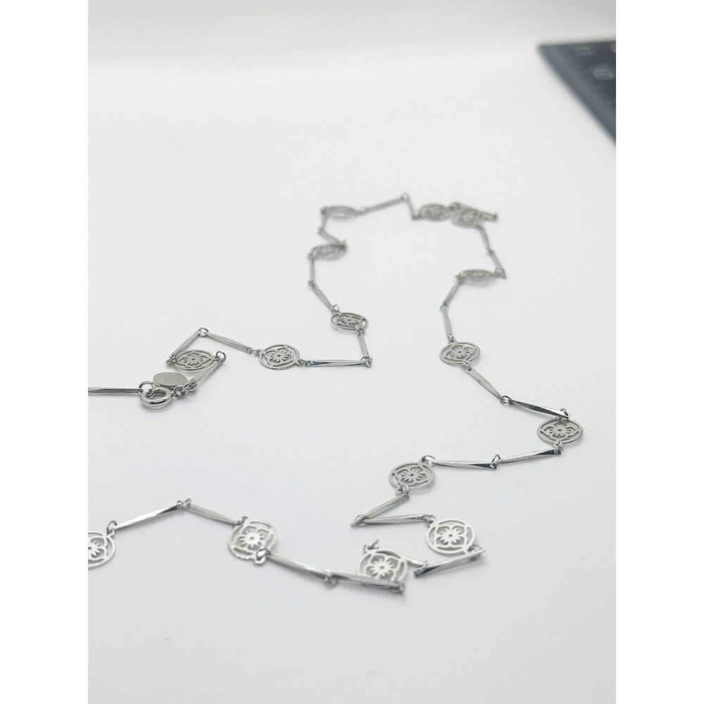 Vintage 1977 Avon Blooming Lotus Flower Openwork Silver Tone Necklace 27” - Picture 8 of 9
